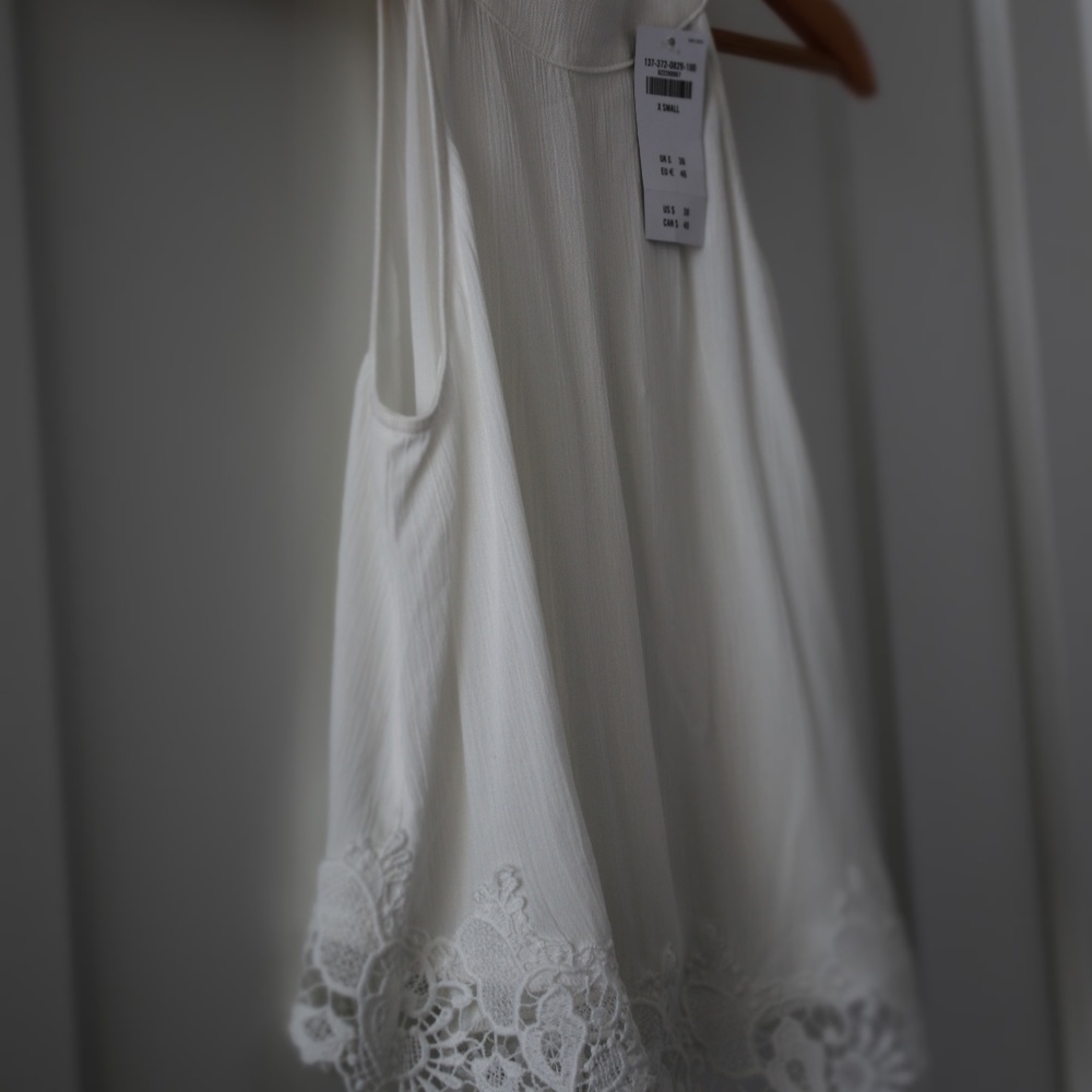 New Abercombie Lace white tank XS